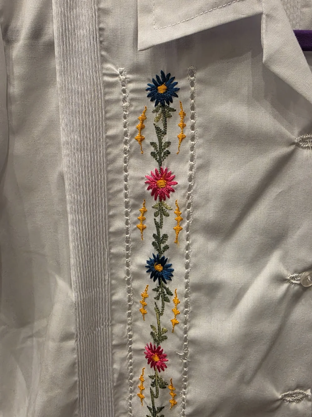 White Short-Sleeve Embroidered Shirt - Guayabera